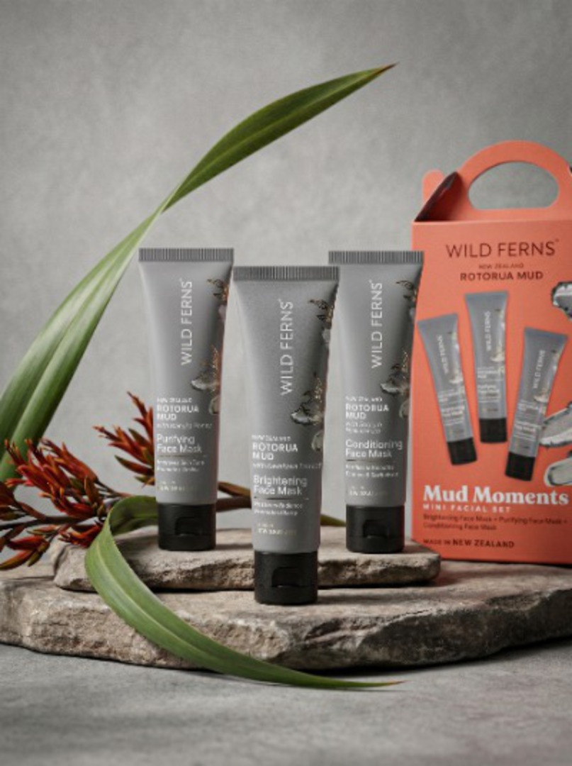 Wild Ferns Rotorua Mud Mini Facial Set Mud Moments image 0